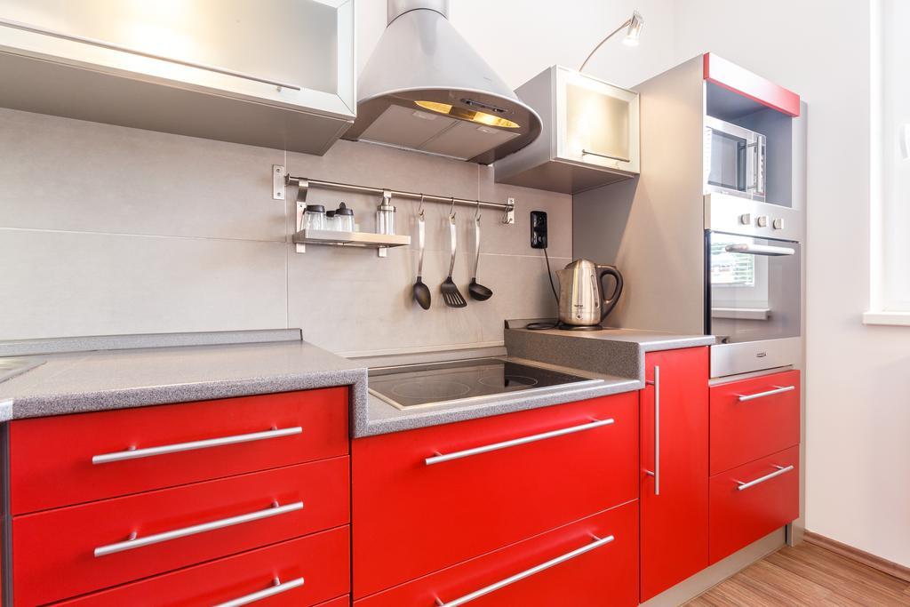 Modern Apartment With 2 Bedrooms カルロヴィ・ヴァリ エクステリア 写真